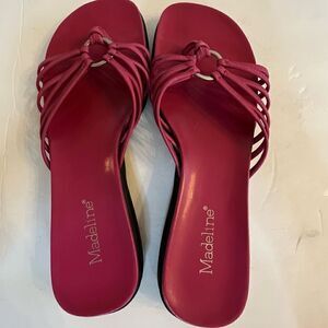NWOB Madeline Shauna sandals flip flop size 7M pink leather summer